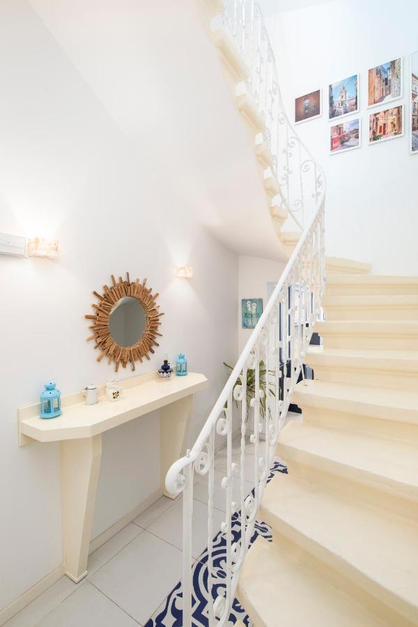 Chic, Stylish Traditional Townhouse With Terrace - St. Paul'S Bay Exteriér fotografie