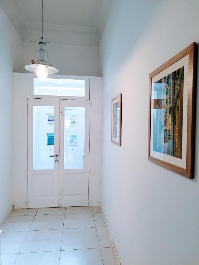 Chic, Stylish Traditional Townhouse With Terrace - St. Paul'S Bay Exteriér fotografie